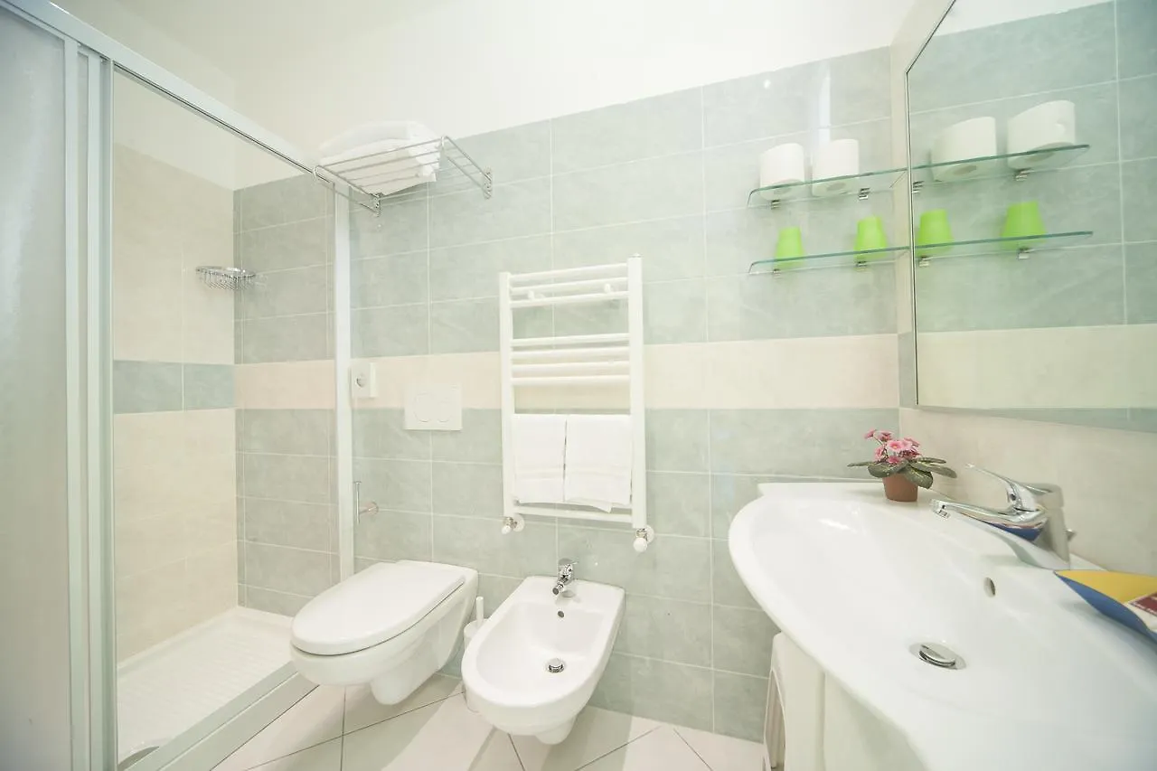 **  Hotel Lara Риччоне Италия