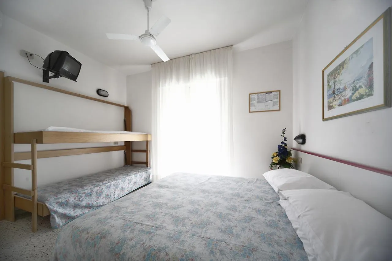 Hotel Lara Риччоне